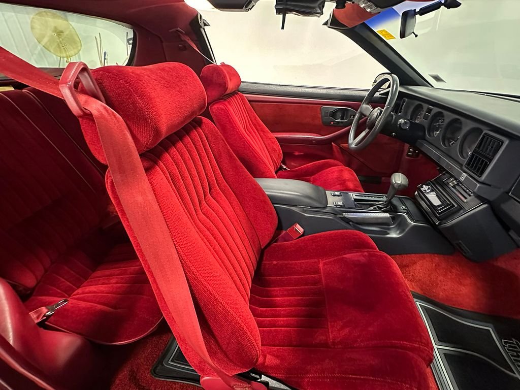 Used 1987 Red Pontiac  image 48