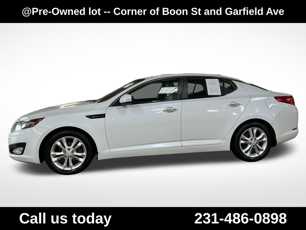 Used 2012 White Kia EX image 2