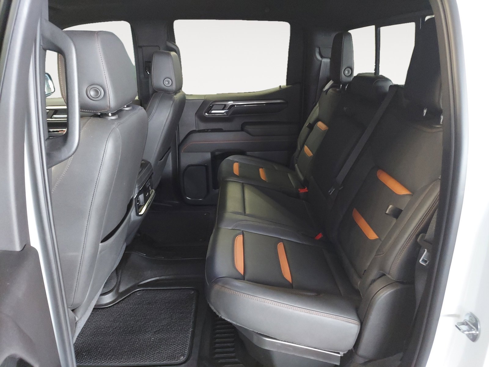 Used 2022 Summit White GMC AT4 image 24