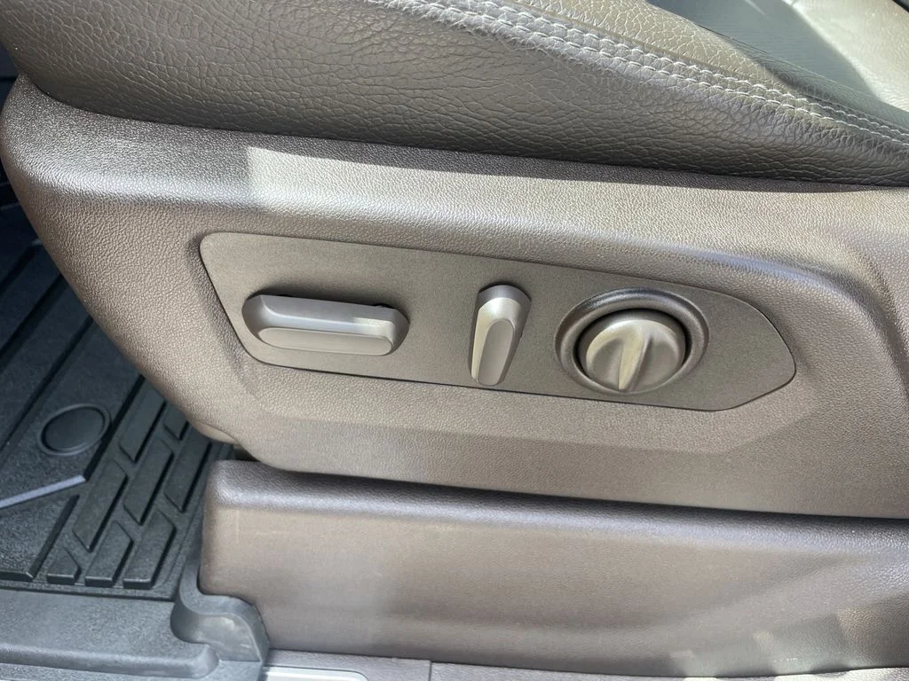 Used 2019 Smokey Quartz Metallic GMC Denali image 18