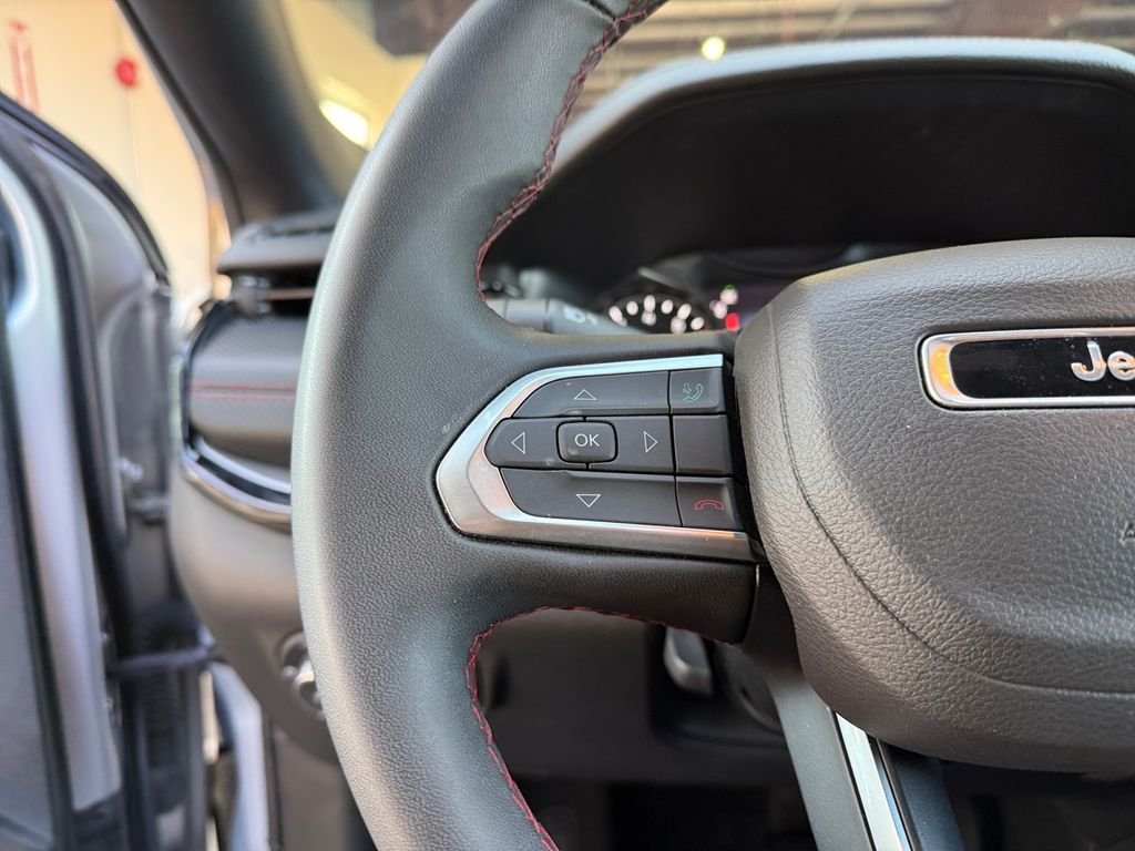 Used 2025 Silver Jeep Trailhawk image 24