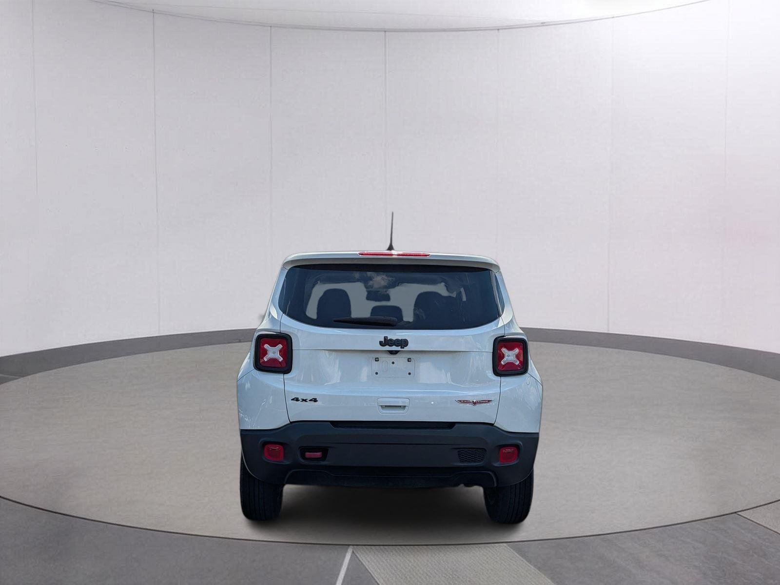Used 2023 Alpine White Clearcoat Jeep Trailhawk image 4