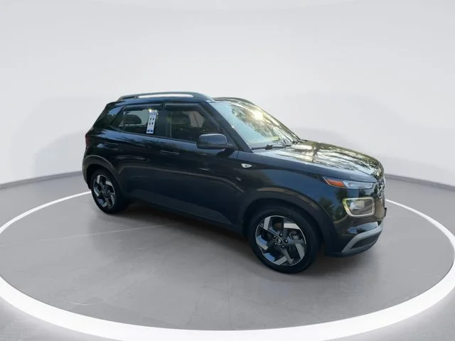 Used 2023 Black Hyundai SEL image 9