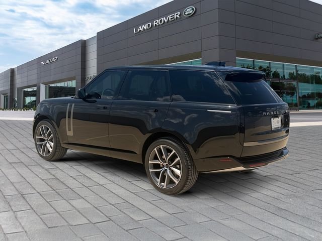 New 2026 Santorini Black Land Rover SE image 3