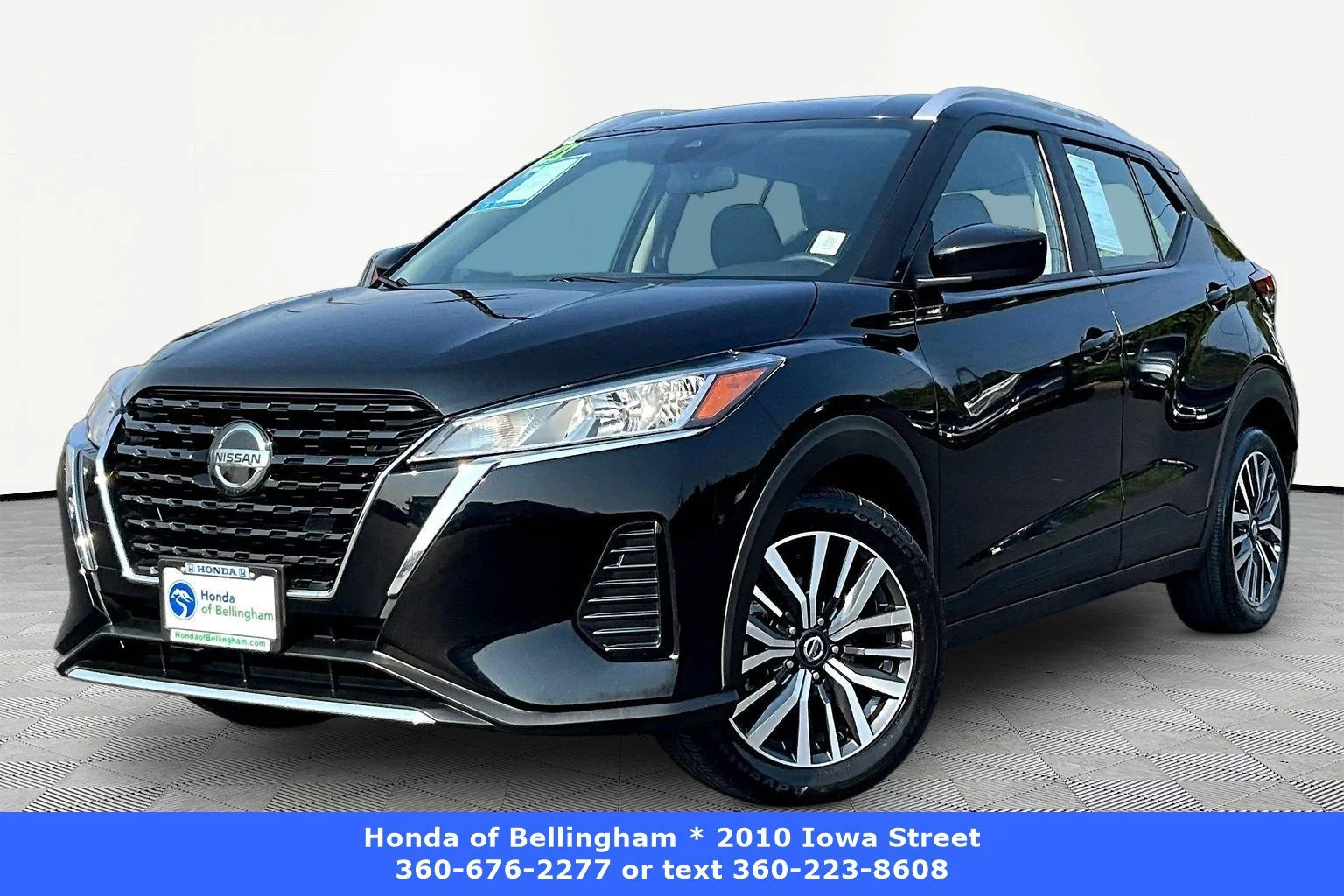 Used 2021 Super Black Nissan SV image 3