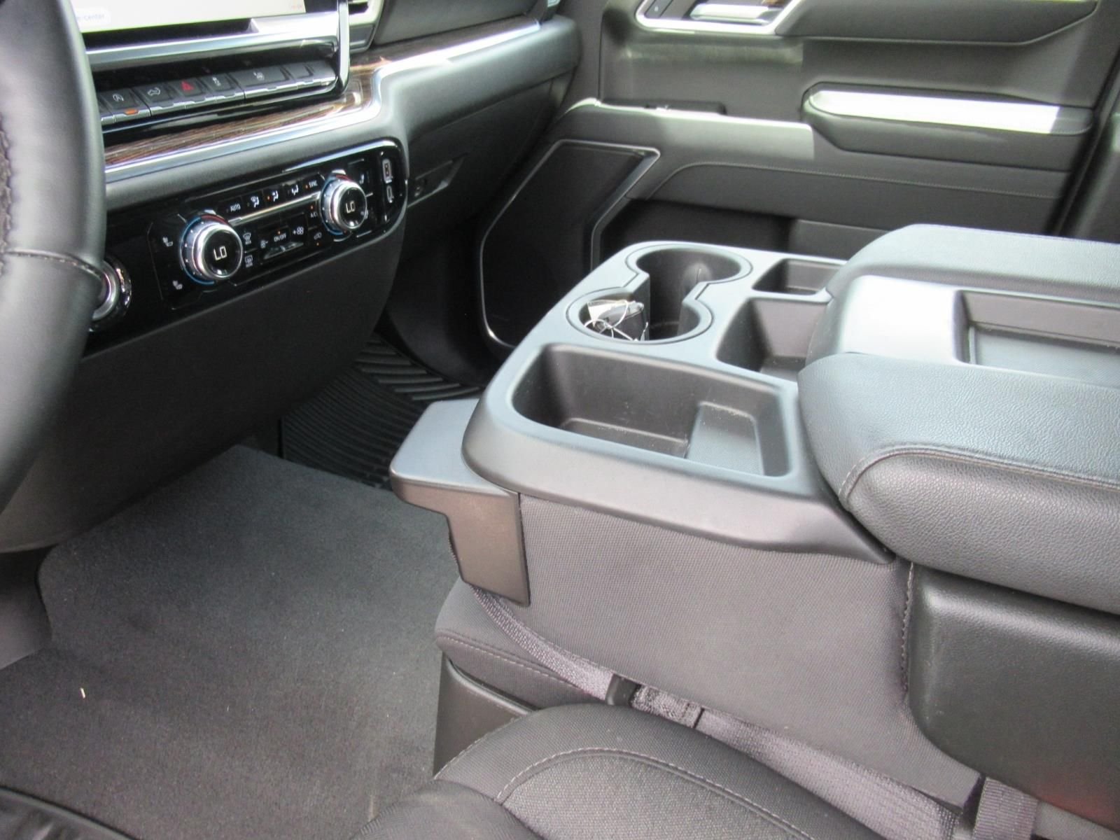 Used 2024 Red GMC Elevation image 17