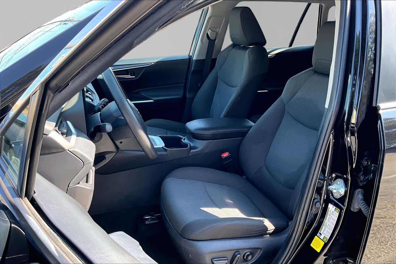 Used 2025 Midnight Black Metallic Toyota XLE image 8