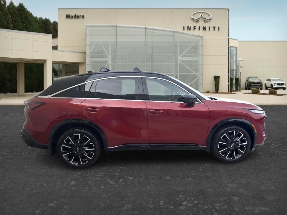 New 2027 2T SUN RED INFINITI AUTOGRAPH image 4