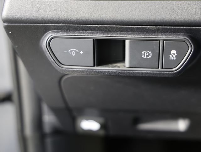 New 2025 Steel Gray Kia LXS image 21