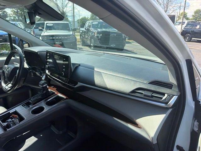 Certified Used 2021 BLIZZARD PEARL Toyota  image 30