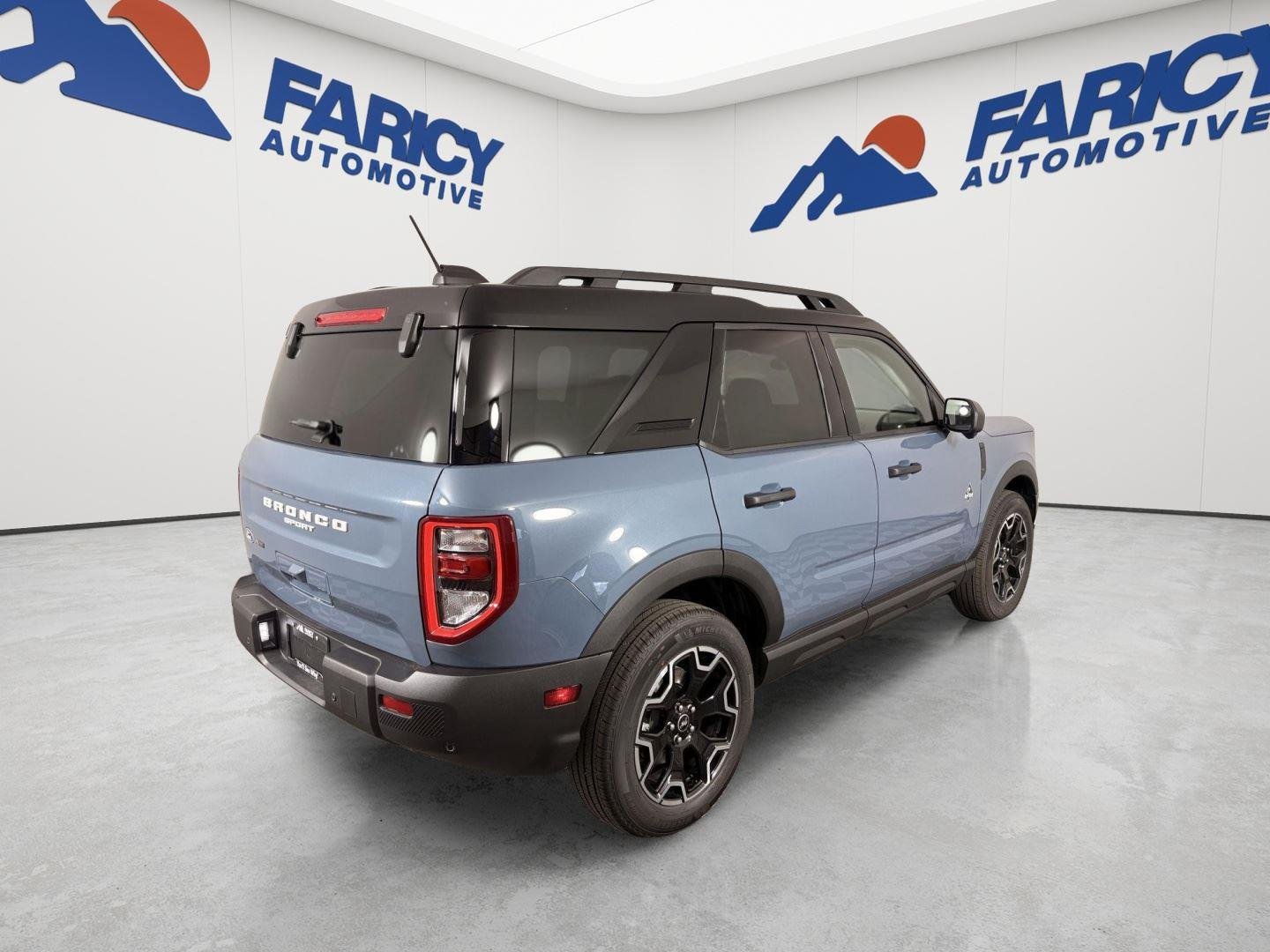 Used 2026 Azure Gray Metallic Ford Outer Banks image 9