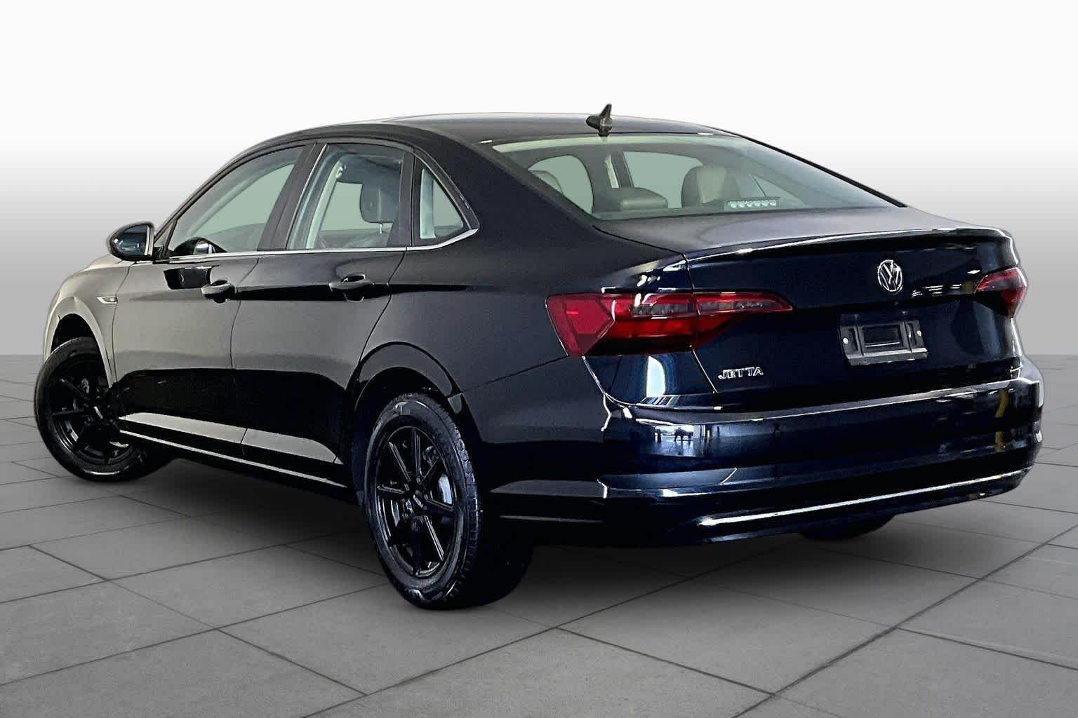 Used 2019 Deep Black Pearl Volkswagen SEL image 12