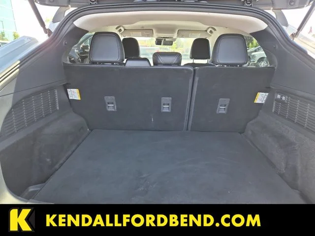 Used 2023 White Ford Select image 23