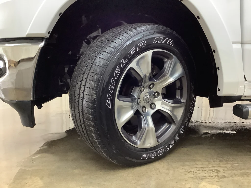 Used 2020 Bright White Clearcoat Ram Laramie image 27