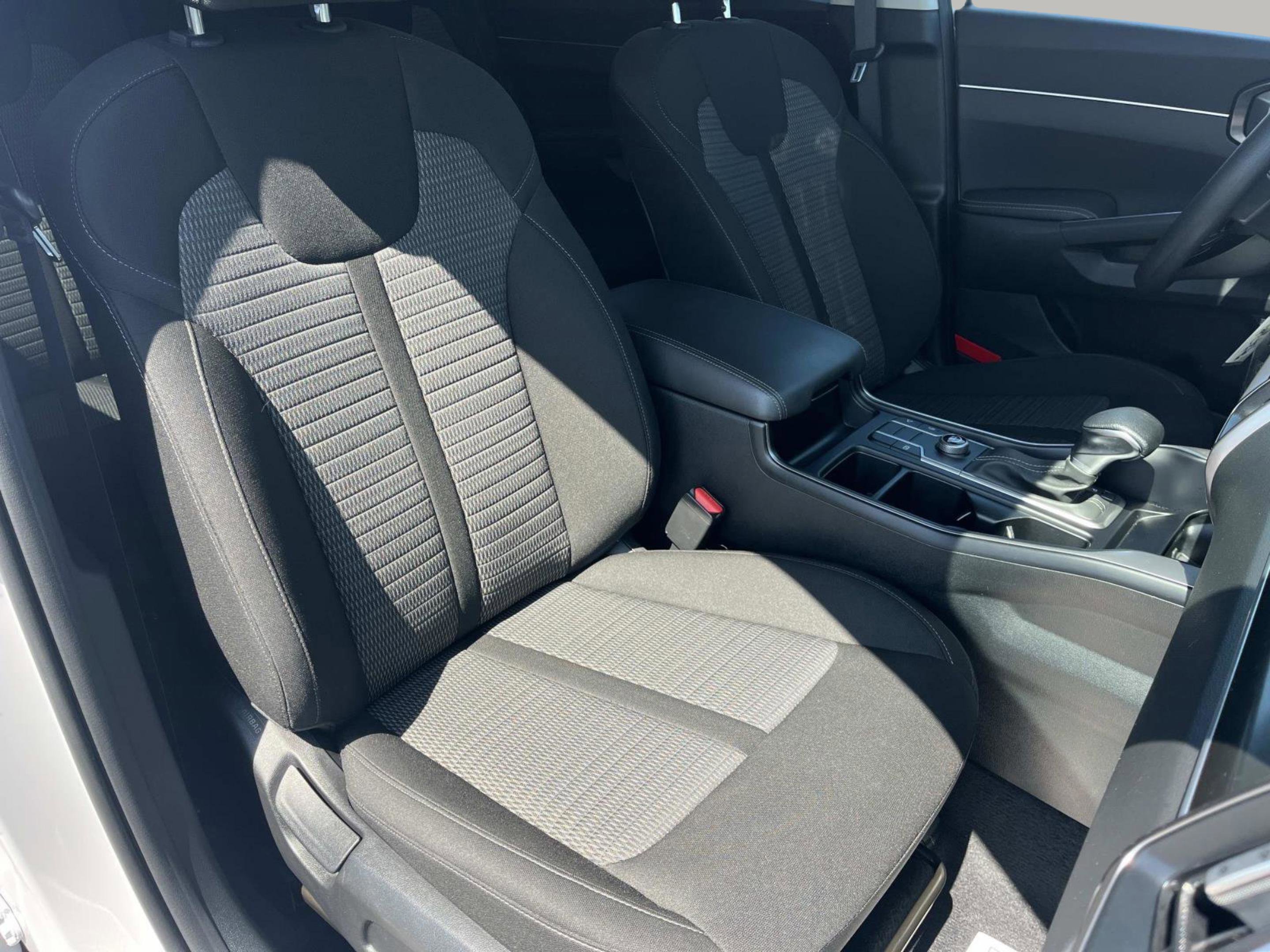 Used 2023 Glacial White Pearl Kia LX image 28