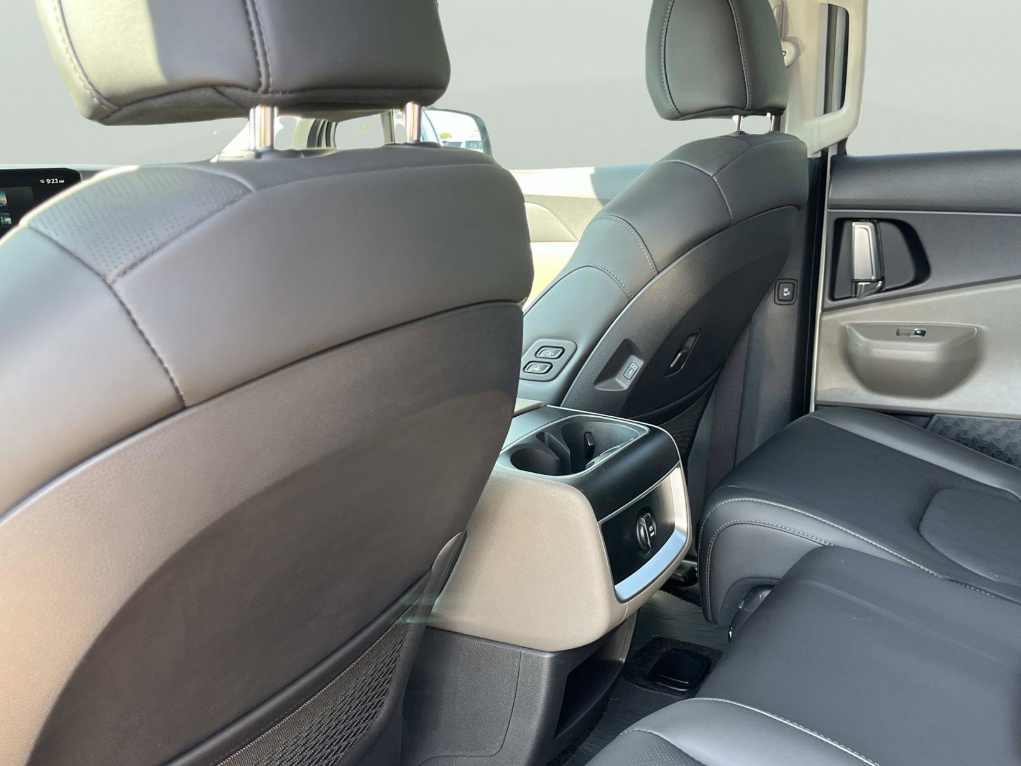 New 2026 Ivory Silver Kia EX image 17