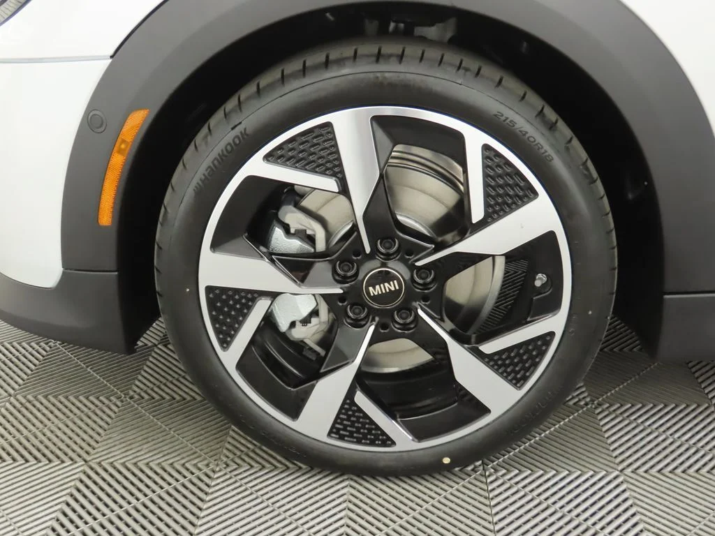 Used 2026 Nanuq White Metallic MINI  image 29