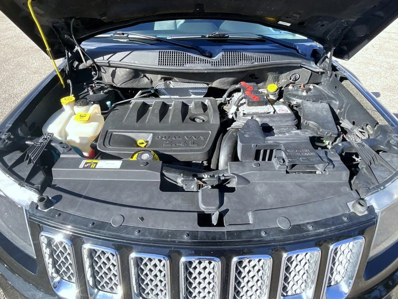 Used 2015 Black Jeep Altitude image 25