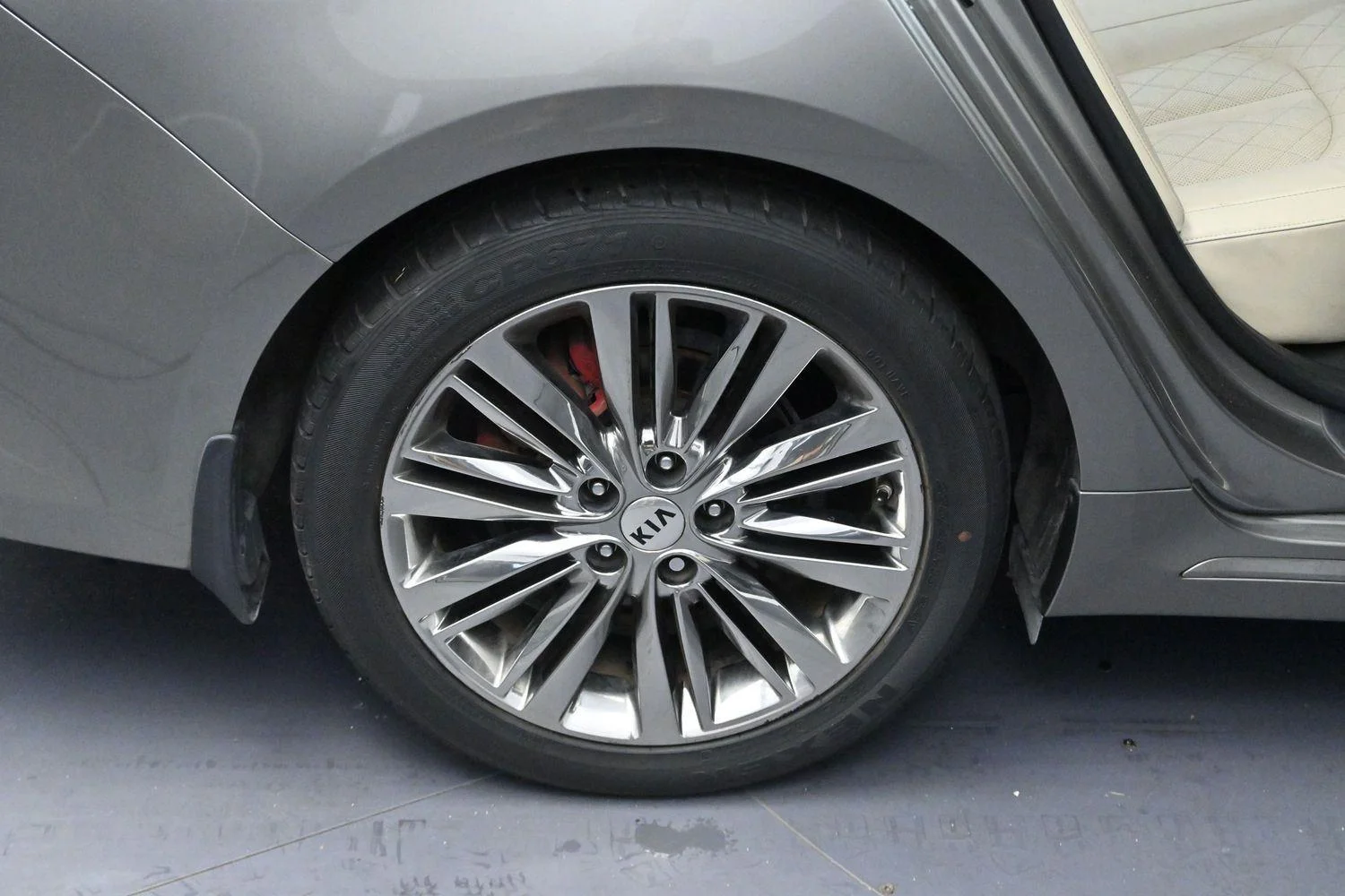 Used 2016 Titanium Silver Kia SXL Turbo image 36