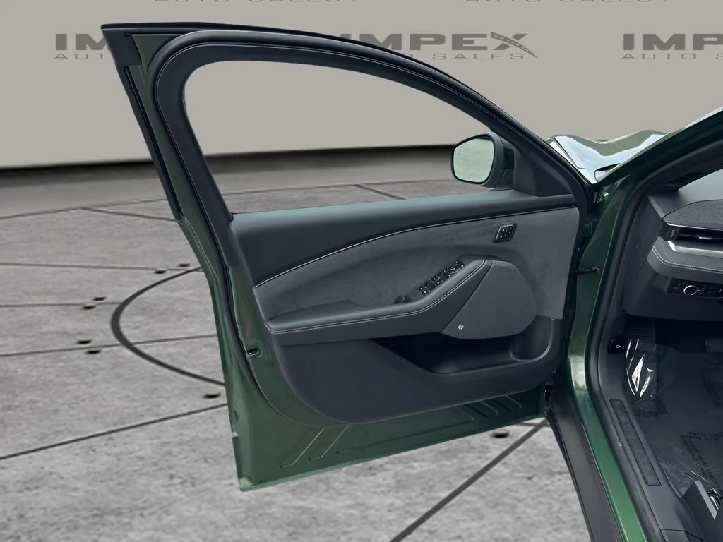 Used 2025 Green Ford GT image 15
