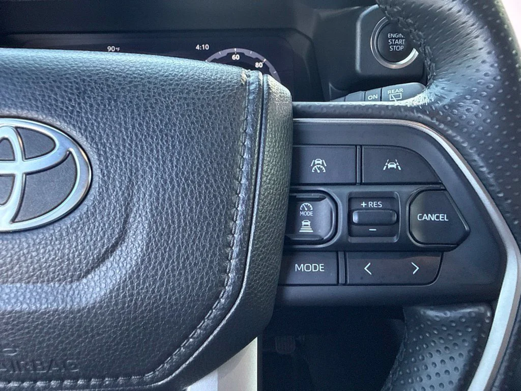 Used 2025  Toyota SR5 image 21