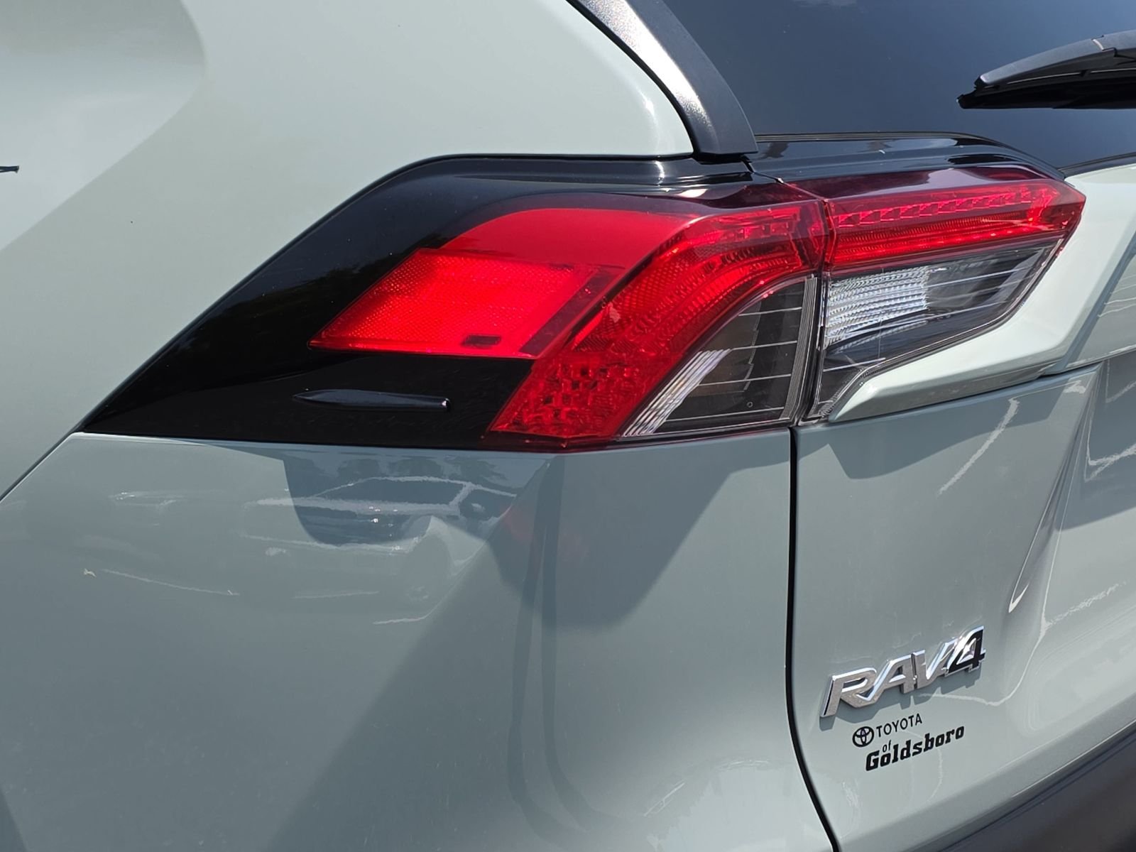 Used 2023  Toyota XLE Premium image 34