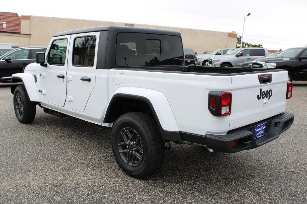 New 2026 Bright White Clear-Coat Exterior Paint Jeep Sport S image 6