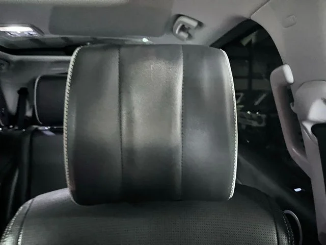 Used 2017 Black Land Rover First Edition image 15