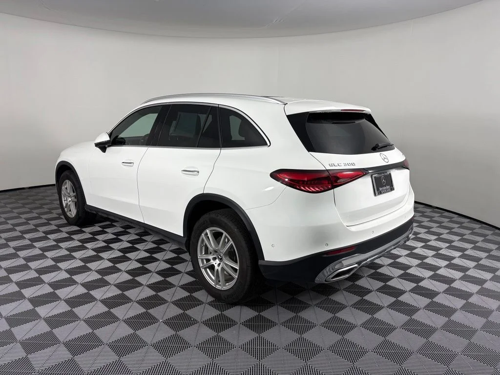 Certified Used 2025 White Mercedes-Benz GLC 300 image 5