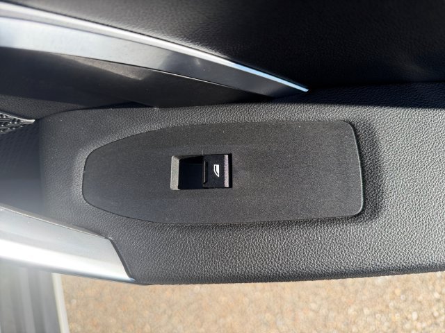 Used 2023 Black BMW xDrive28i image 34