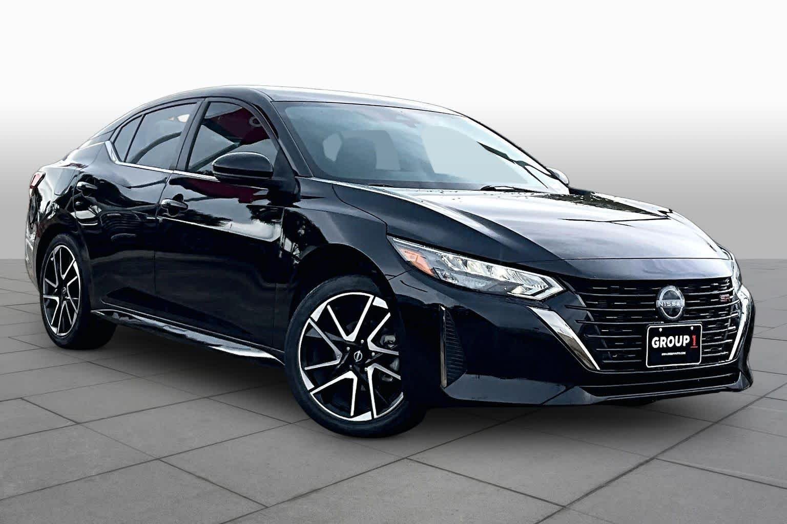Used 2025 Super Black Nissan SR image 3