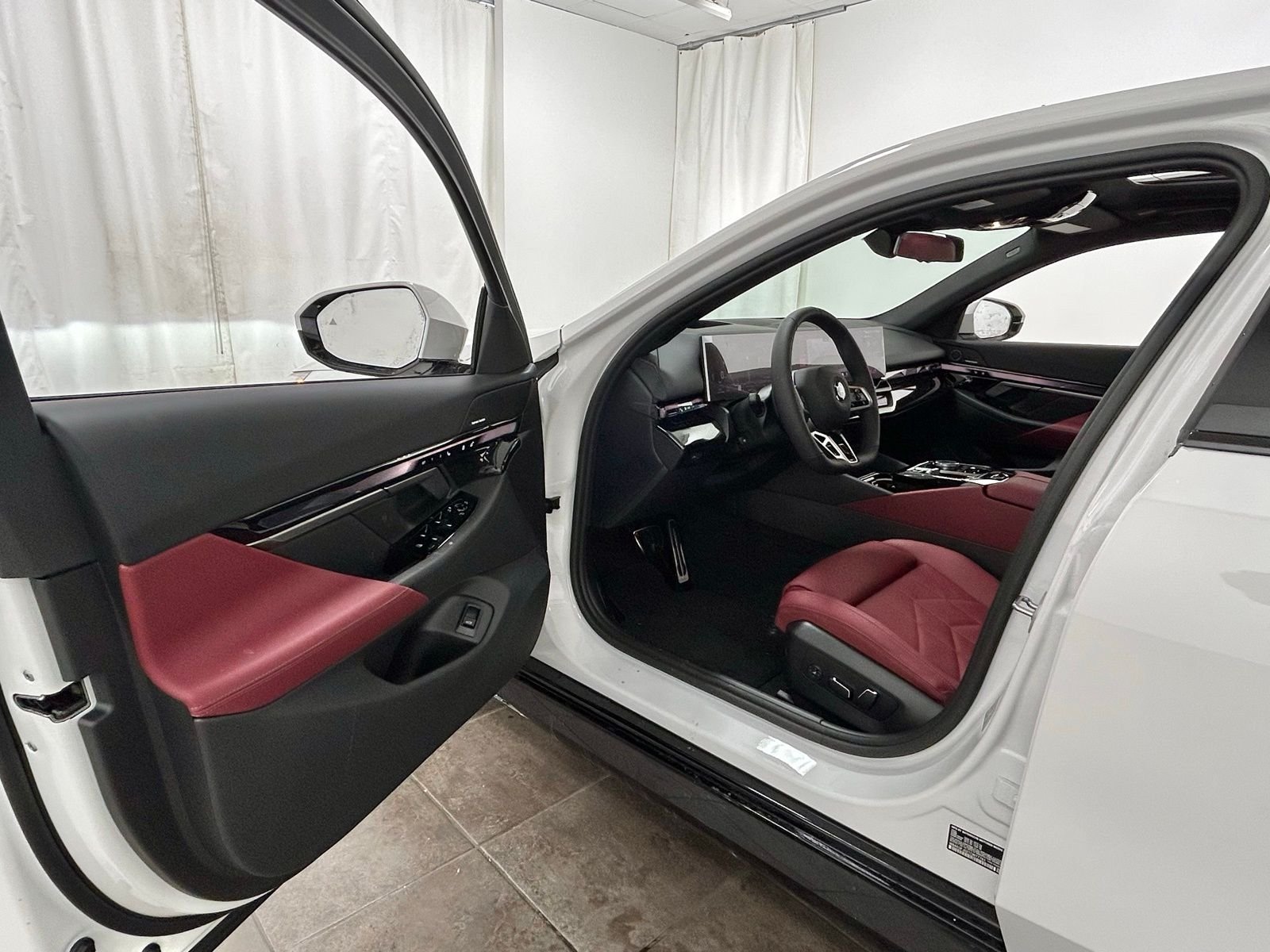 New 2026 Alpine White BMW 530i xDrive image 24