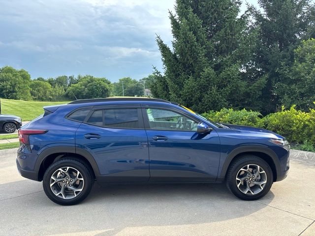 Used 2024 Blue Glow Metallic Chevrolet LT image 5