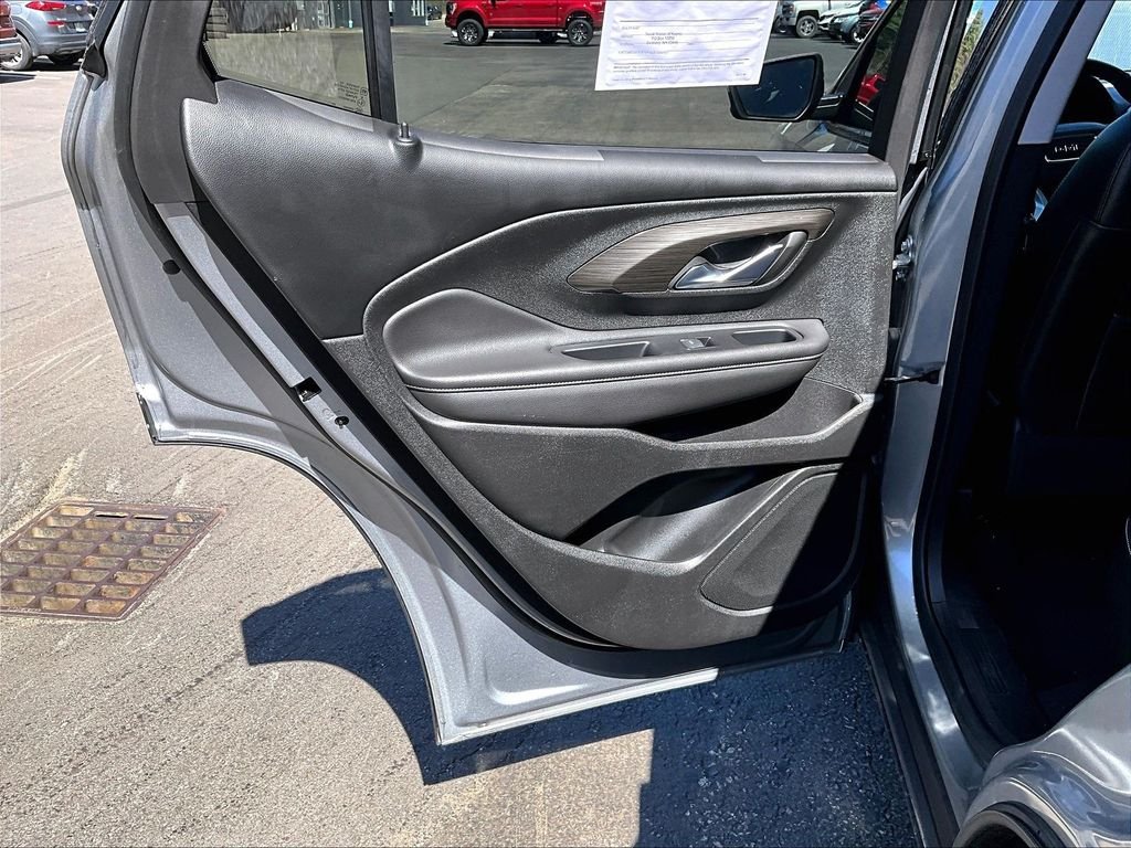 Used 2023 Silver GMC SLT image 21