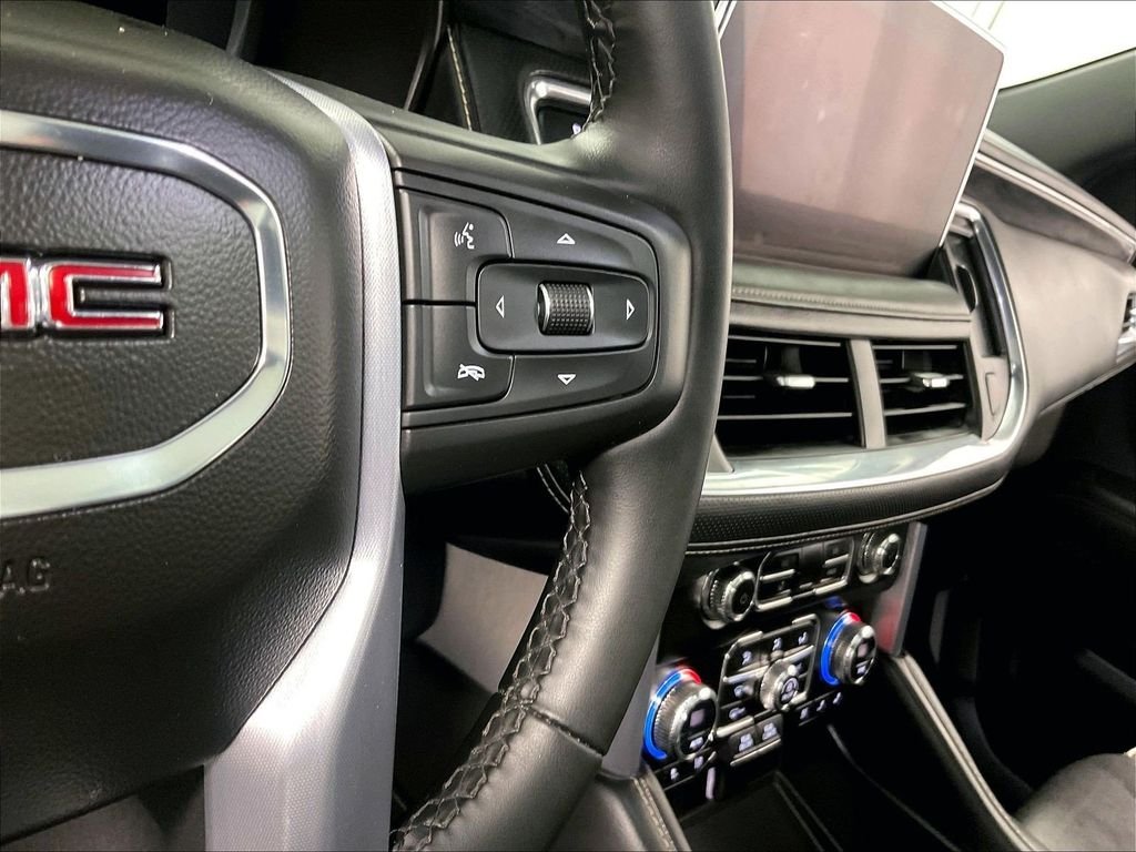 Used 2023 White GMC SLT image 25