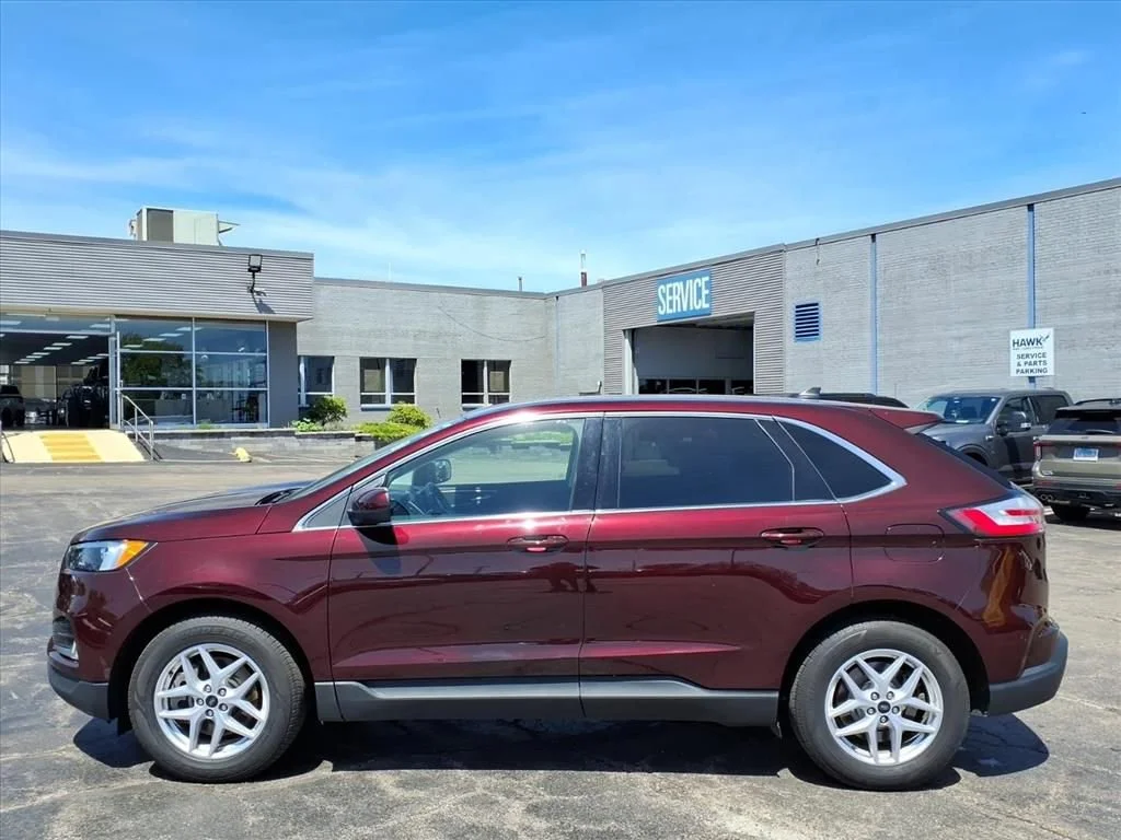 Certified Used 2024 Burgundy Ford SEL image 4
