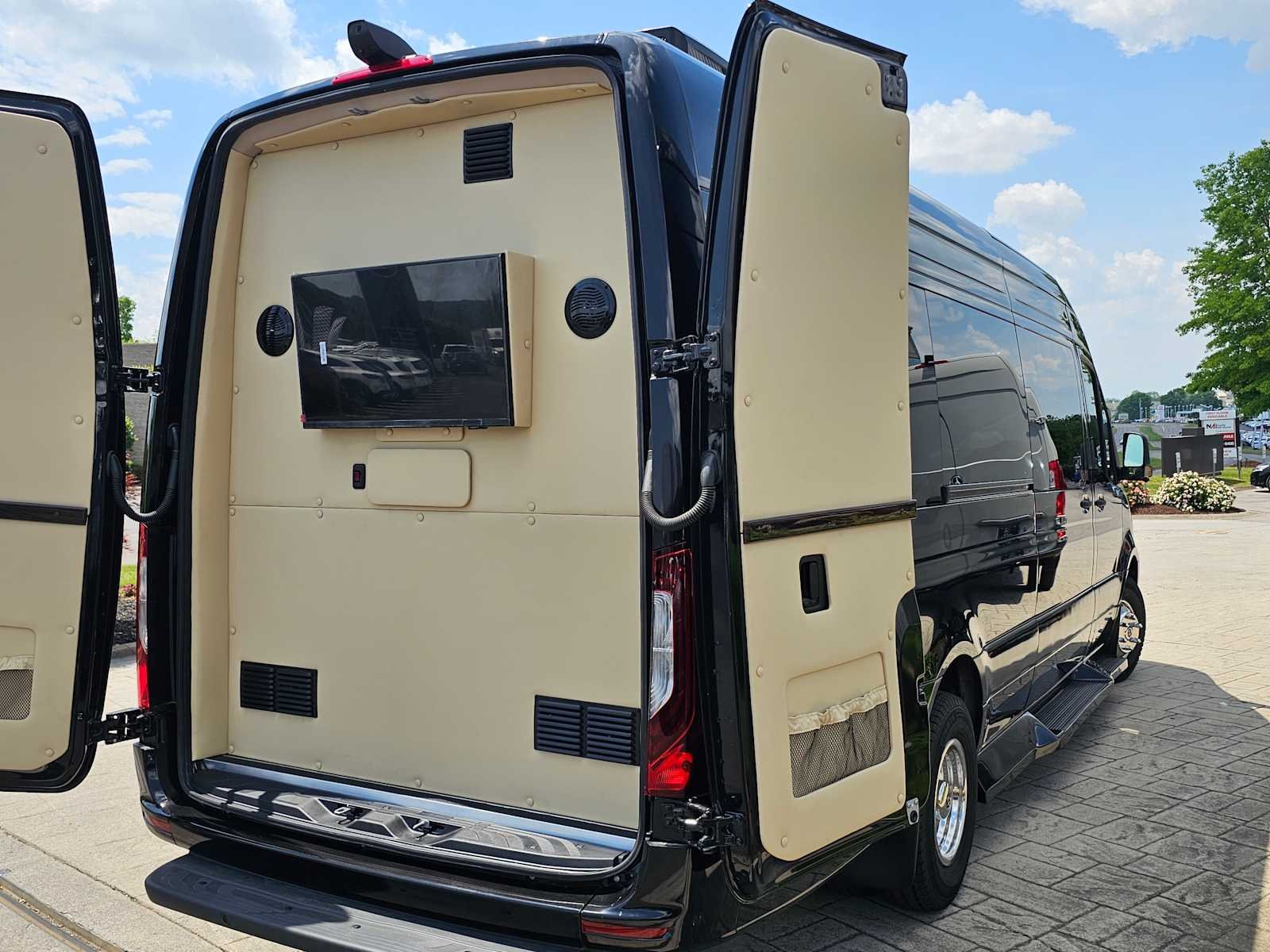 New 2026 Obsidian Black Metallic Mercedes-Benz Avenger Series RV image 5