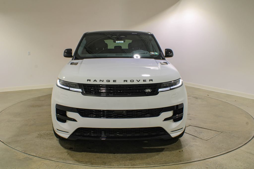 New 2026 Fuji White Land Rover Dynamic SE image 8