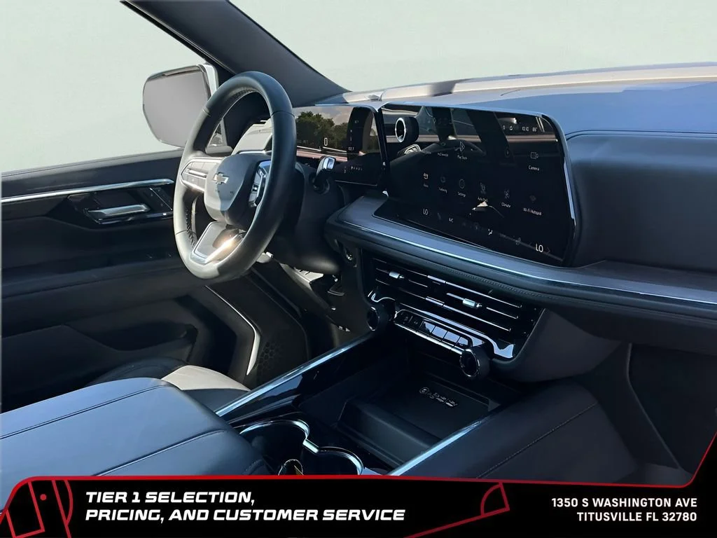 Used 2025 Summit White Chevrolet LT image 13