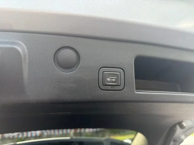 Used 2025 Sterling Gray Metallic Chevrolet LT image 21