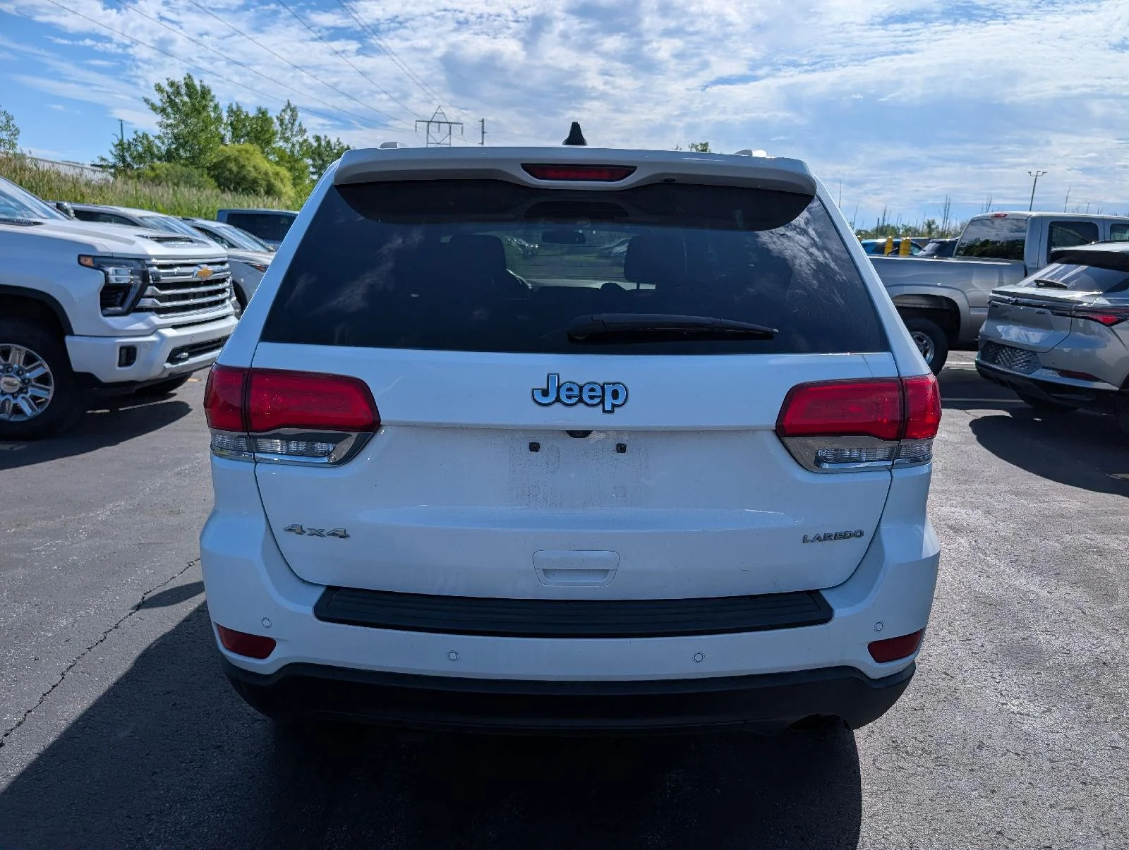 Used 2019  Jeep Laredo E image 7