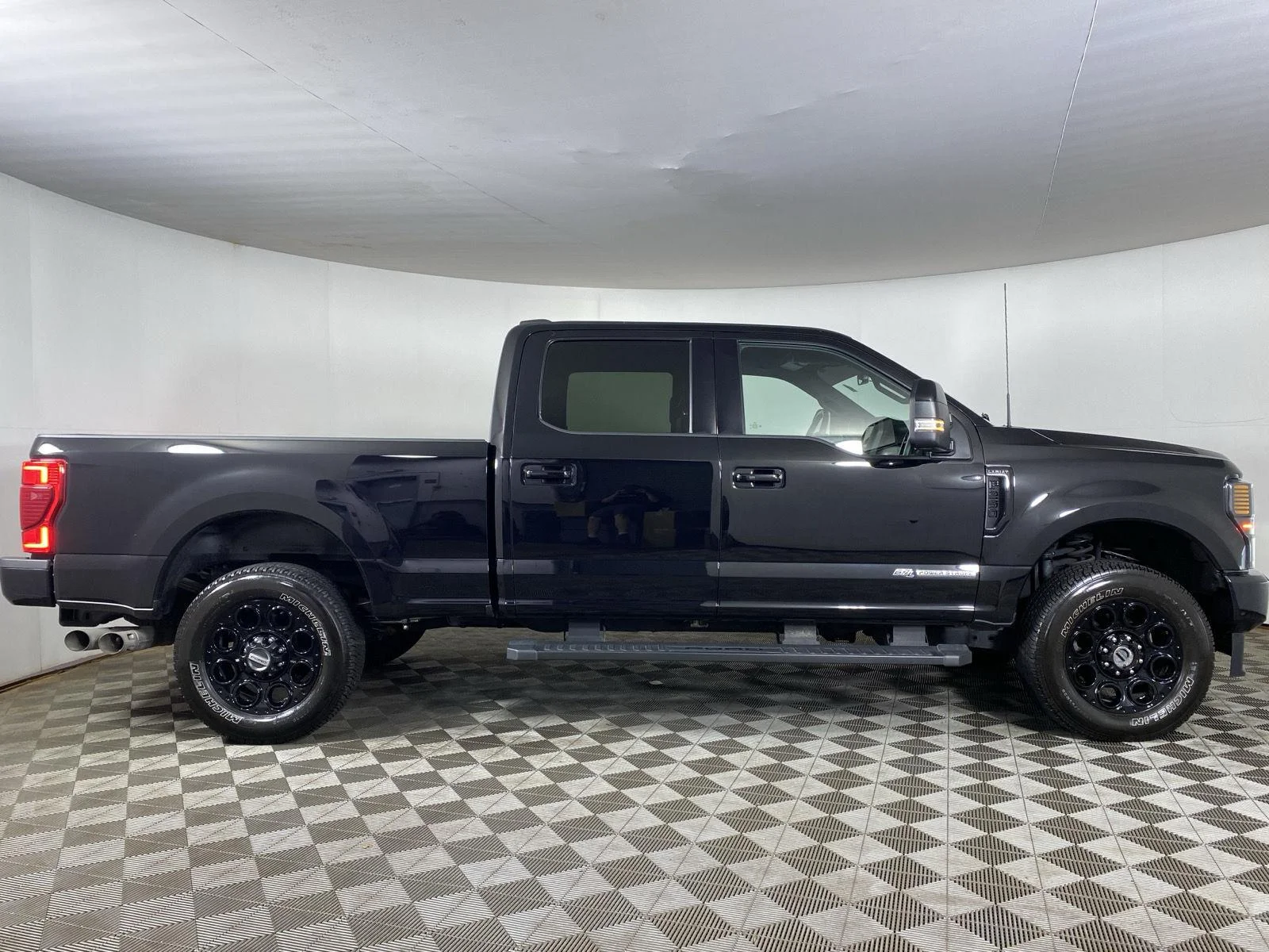 Used 2022 Agate Black Ford Lariat image 8