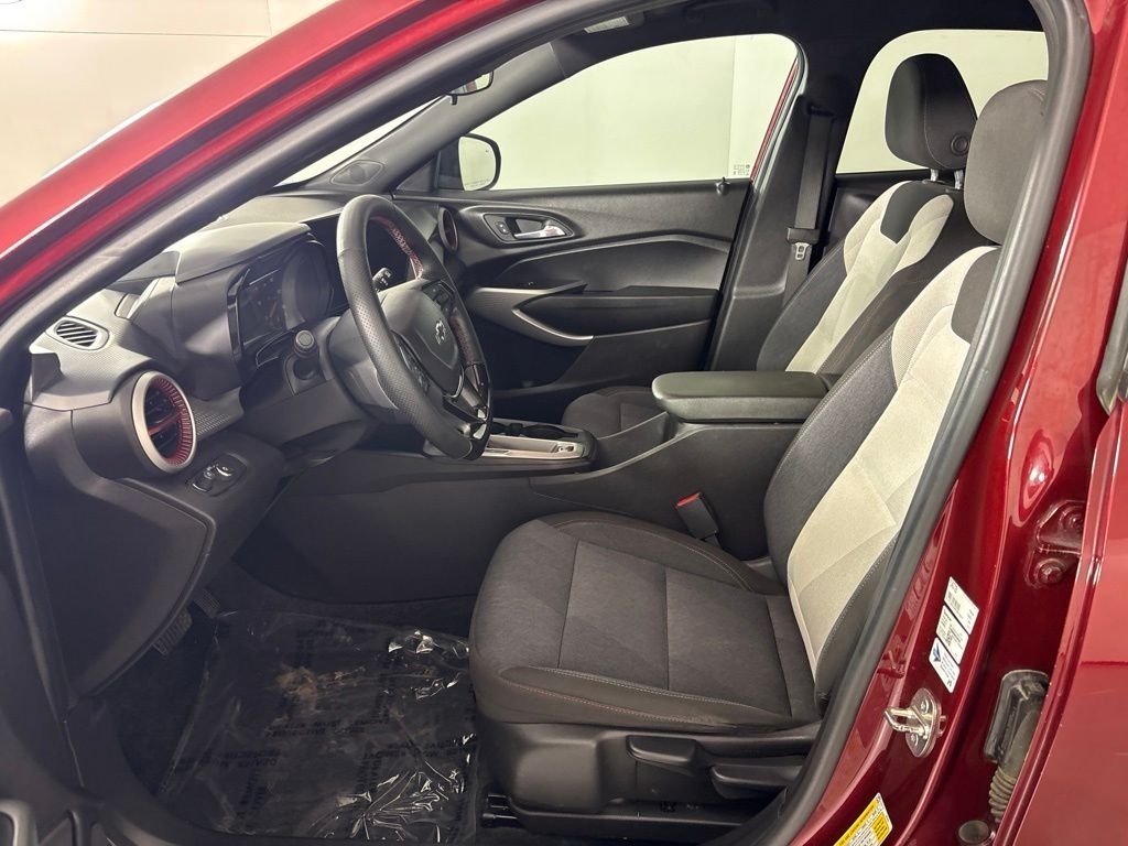 Used 2024 Red Chevrolet 1RS image 25