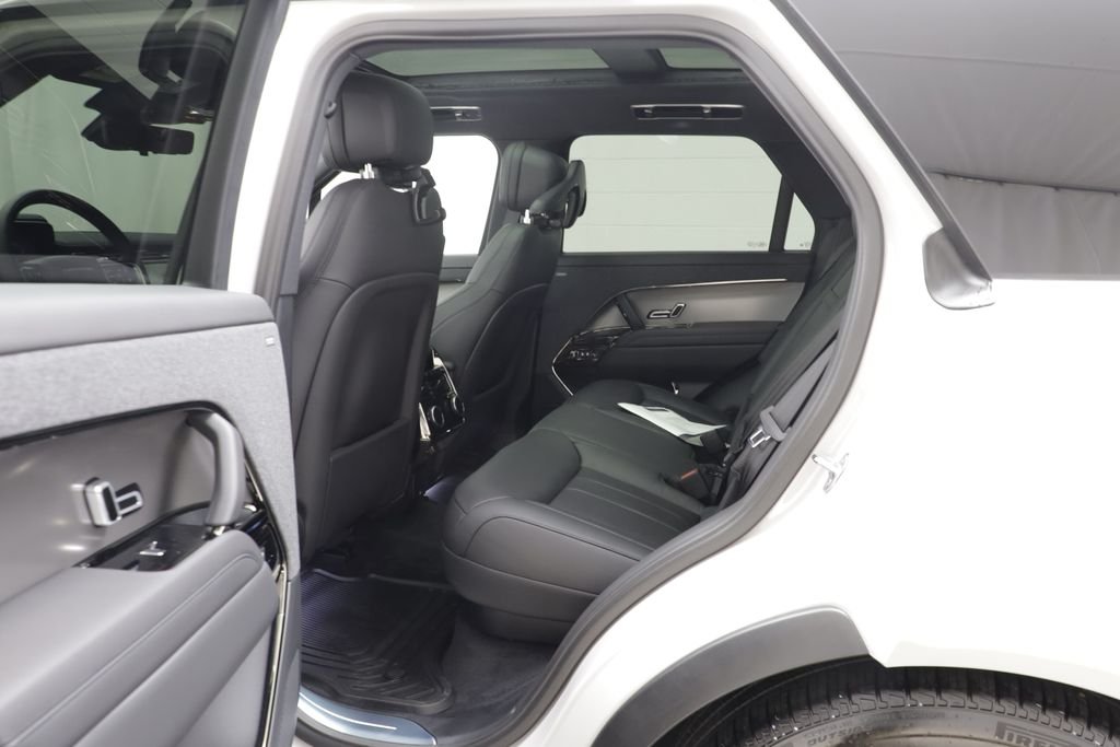 New 2026 Borasco Grey LAND ROVER SE image 15