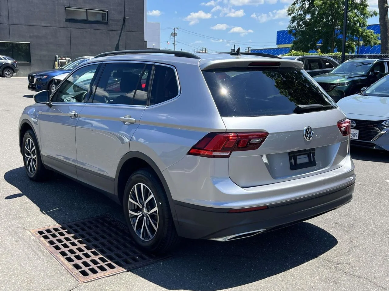 Used 2019 Platinum Gray Metallic Volkswagen 2.0T SE image 11