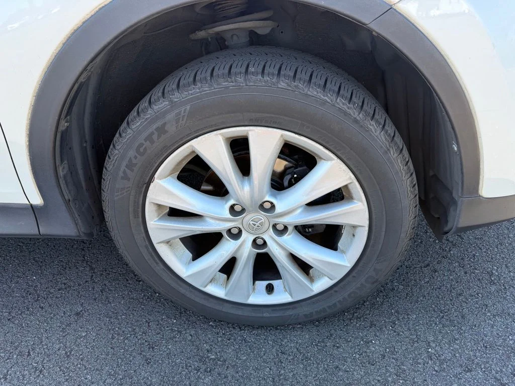 Used 2013 Blizzard Pearl Toyota Limited image 26
