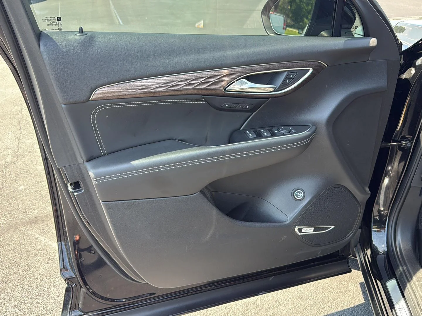 Used 2023 Ebony Twilight Metallic Buick Avenir image 20
