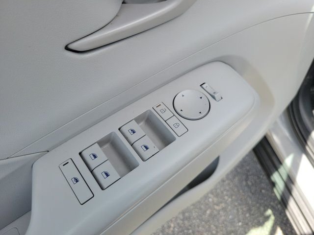 2024 Hyundai Kona SEL - Photo 13