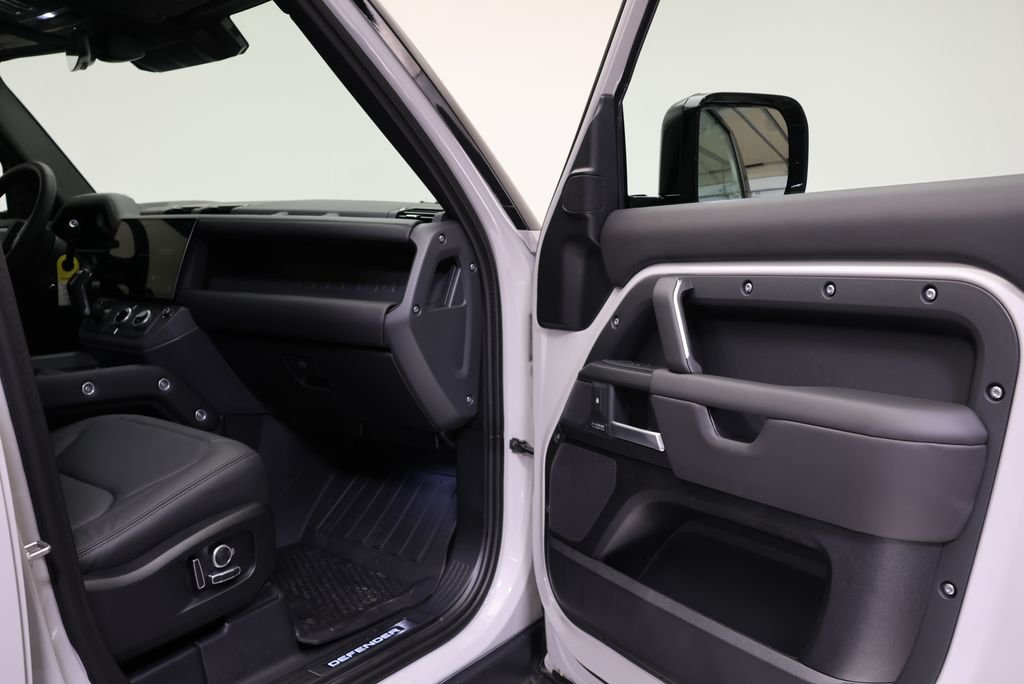 2026 Land Rover Defender X-Dynamic SE - Photo 39