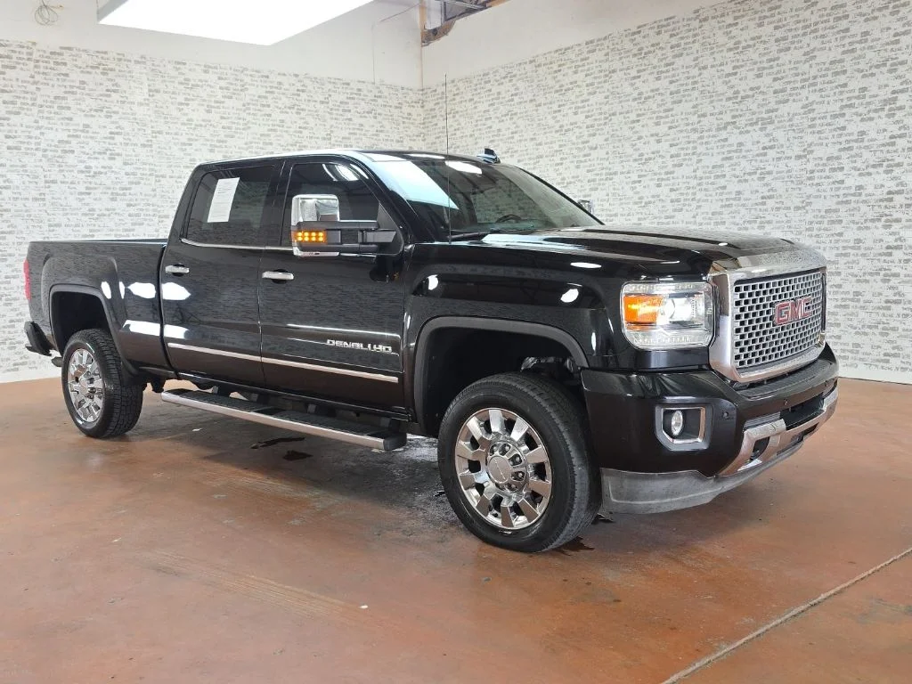 Used 2017 Onyx Black GMC Denali image 2
